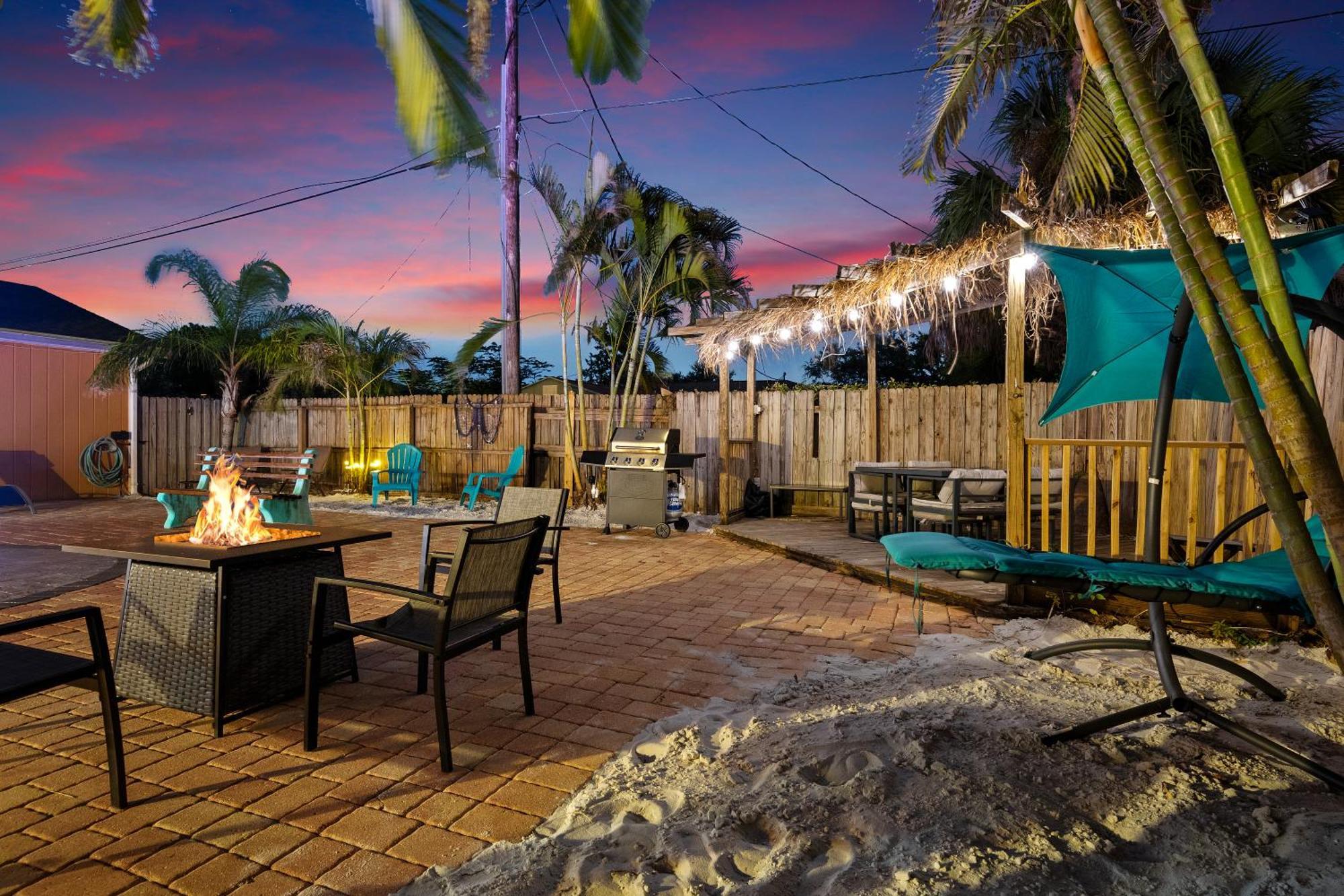 Coastal Villa W Amazing Courtyard - Splash Pad! Sarasota Extérieur photo