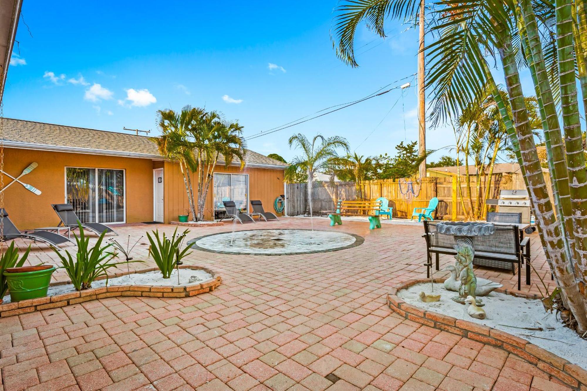 Coastal Villa W Amazing Courtyard - Splash Pad! Sarasota Extérieur photo
