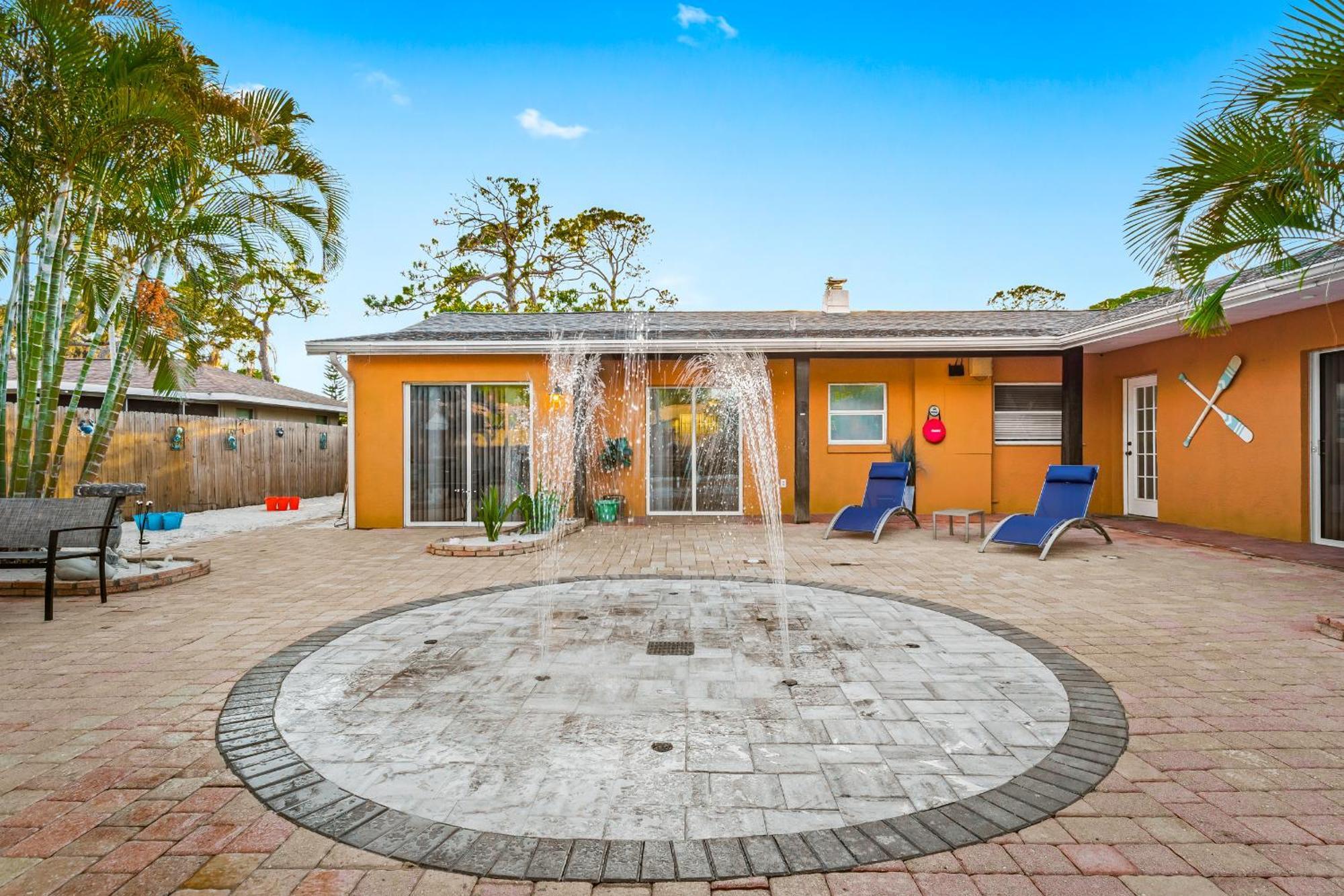 Coastal Villa W Amazing Courtyard - Splash Pad! Sarasota Extérieur photo